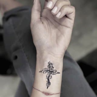 cross-tattoo-31