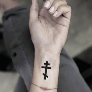 cross-tattoo-30