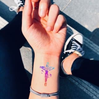 cross-tattoo-13