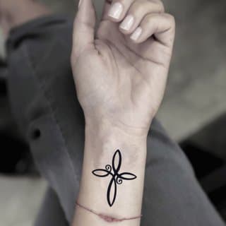 cross-tattoo-17