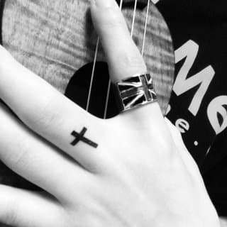 cross-tattoo-23